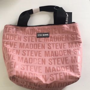 Steve Madden emblem lunchbag